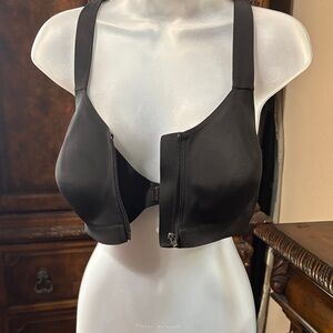 Victoria's Secret Black Front-Zip sport bra